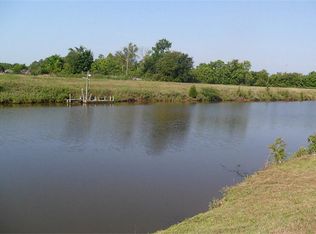 8615 Delesandri Rd, Hitchcock, TX 77563