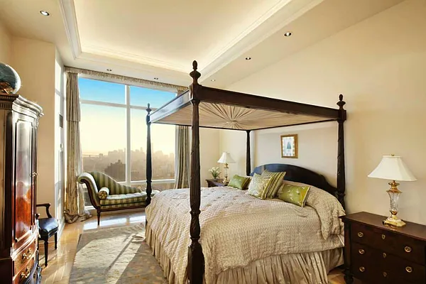 Rented by Town Residential | media 21