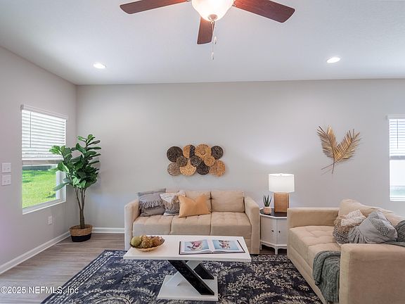 3rd image of 2215 PEACH Drive