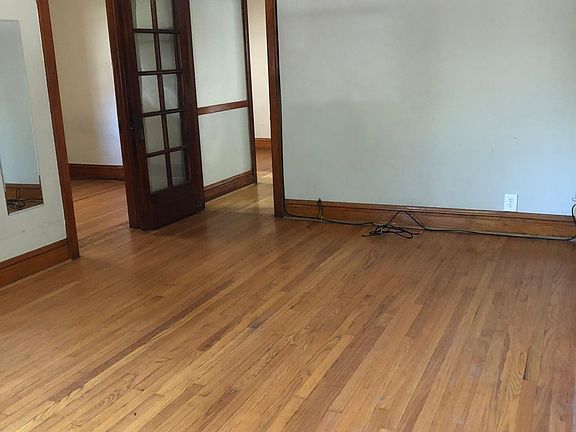 4th image of 3751 S Winchester Ave #1
