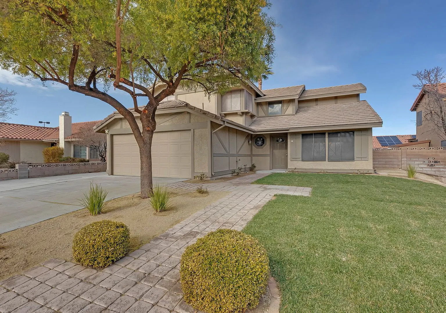 Green Valley Upgraded 2 Story Close To Grade School! — Photo 2
