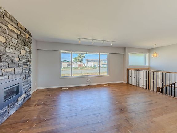 5th image of 1054 7th St