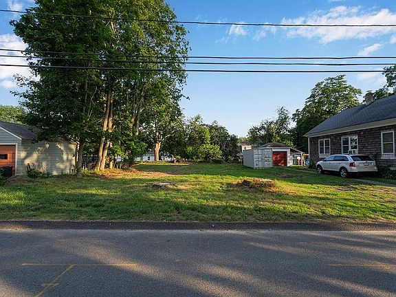 2nd image of 128 Peck Ave