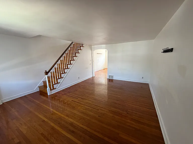 7051 Kindred St — Photo 2