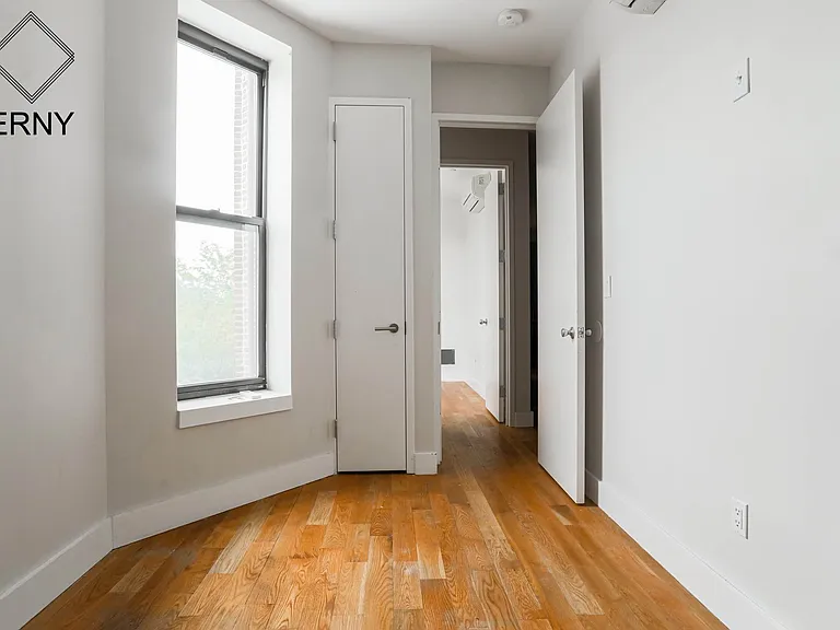 410 Gates Ave #4R — Photo 8