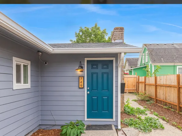 719 W 17th St, Vancouver, WA 98660