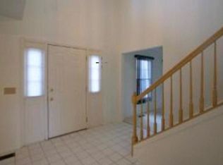 1097 Whittington Ct, Gurnee, IL 60031