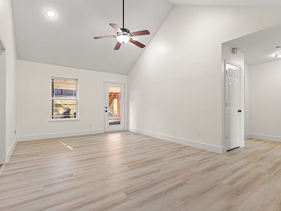3rd image of 804 Alta St