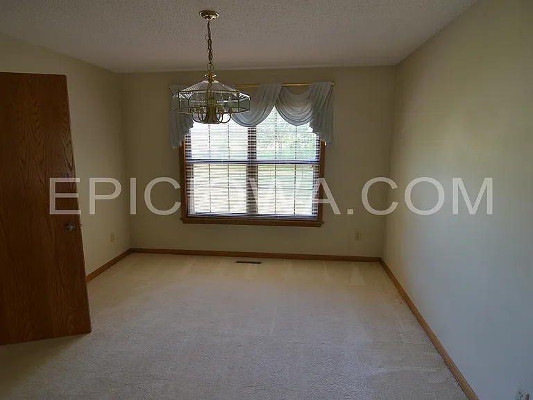 372 Willshire Ct NE — Photo 11