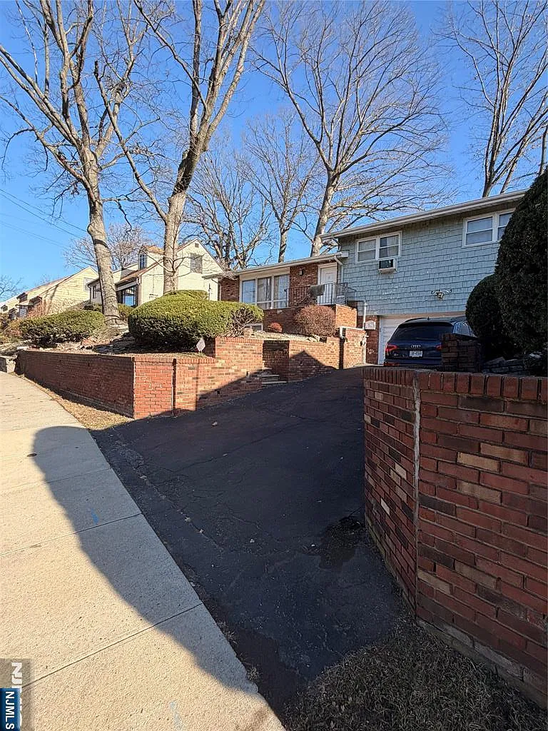 1032 Glen Rd photo 1