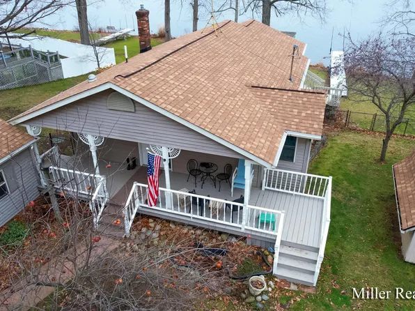 3172 Middle Lake Dr, Hastings, MI 49058