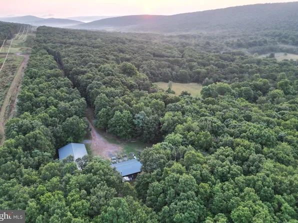 729 Anthony Bohrer Rd, Paw Paw, WV 25434