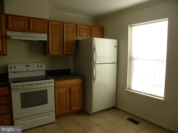 3rd image of 307 Mews Ct