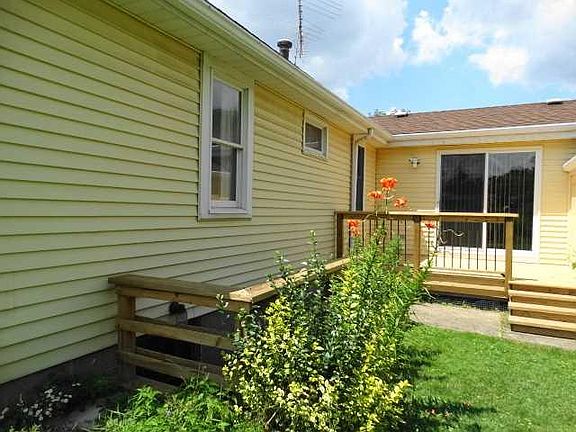 5th image of 2202 Raymond Ave
