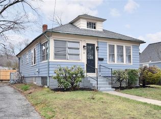 41 Ash Ave, Cranston, RI 02910