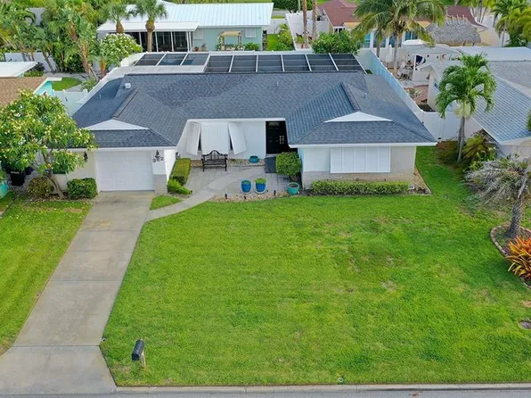 332 2nd St W, Tierra Verde, FL 33715