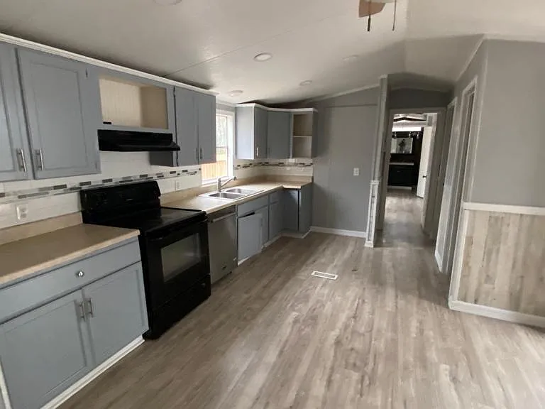 23516 Patricia Ln — Photo 4