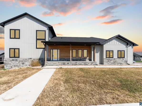 4108 N Interlachen Trl, Sioux Falls, SD 57107