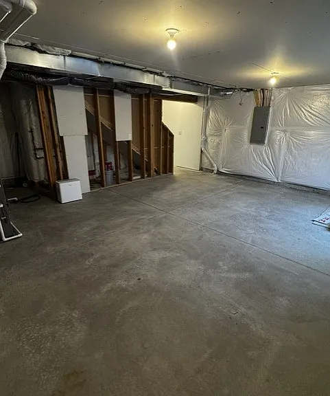 Large unfinished basement area