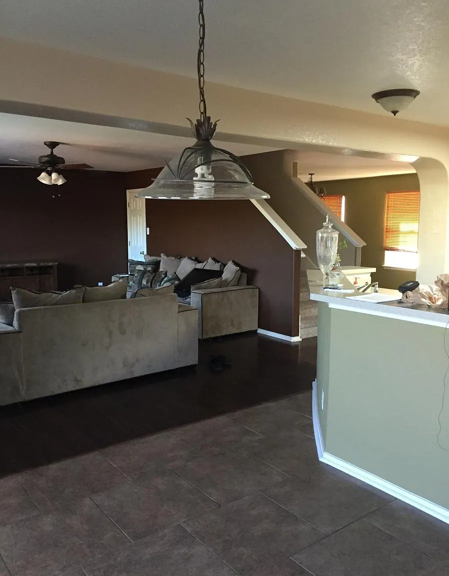 4 bed, 2.5 bath, 2500 sqft, $1,925 — Photo 3