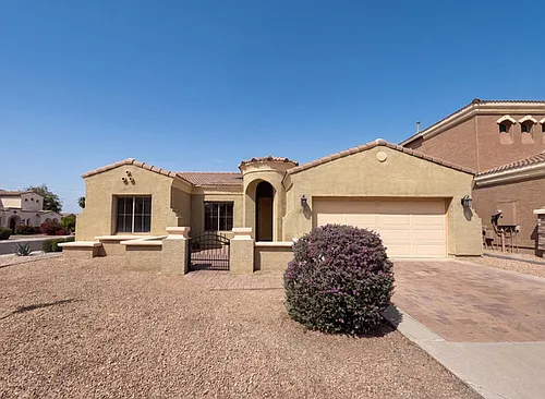 606 W Beautiful Ln Photo 1