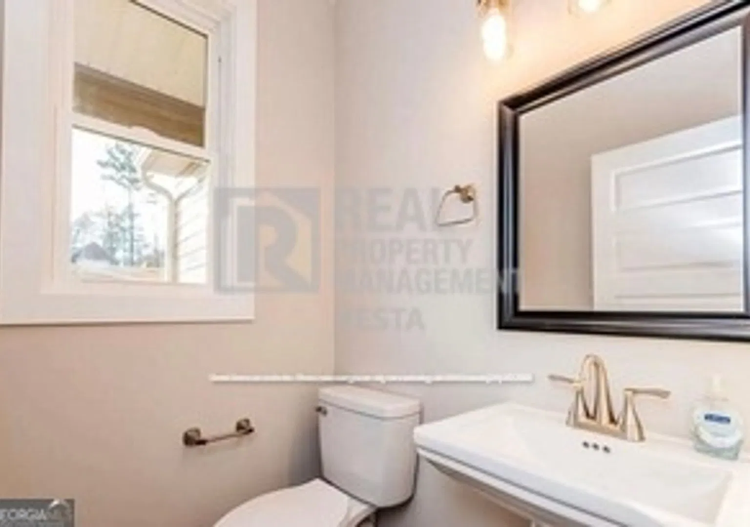 4 bed, 3.5 bath, 2836 sqft, $3,500 — Photo 4