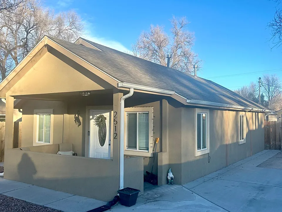 2512 E Saint Vrain St
