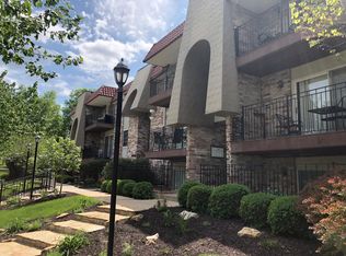 5006 Baltimore Ave APT 305, Kansas City, MO 64112