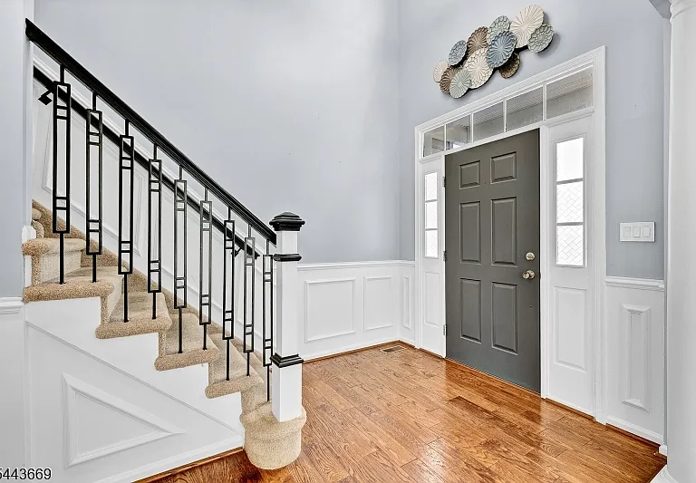 10 Stevens Ln — Photo 8