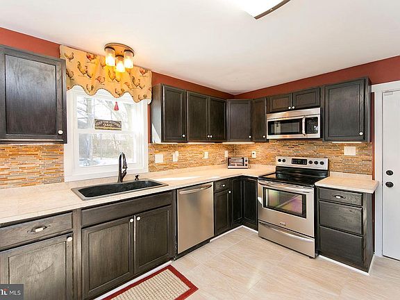 2nd image of 515 Corron Dr