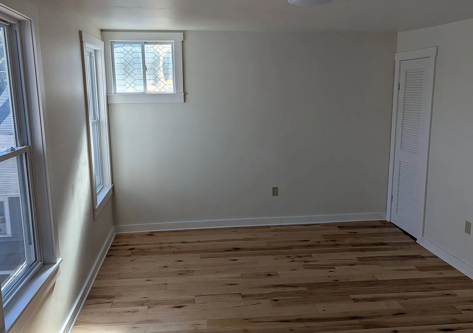 2 - 4 Monsignor Crosby Ave — Photo 1
