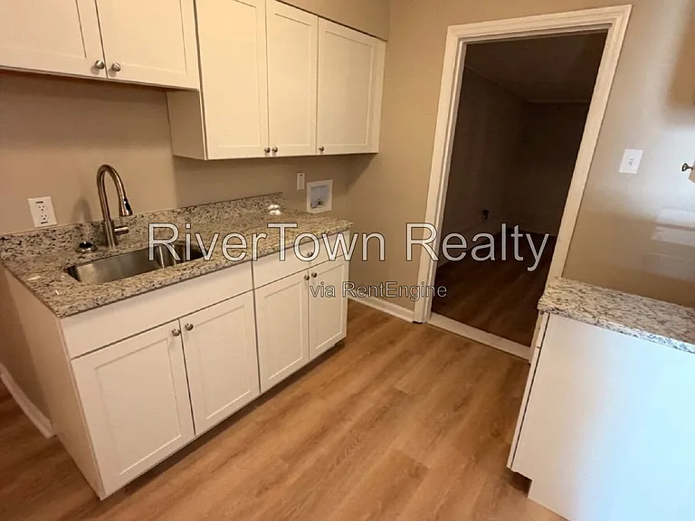 1511 Elkwood St — Photo 4