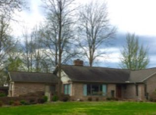 108 Holly Ln, Carmi, IL 62821