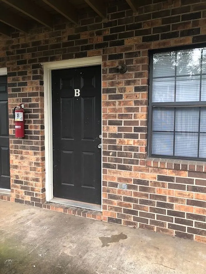 2 bed, 2.0 bath, 900 sqft, $850 — Photo 1
