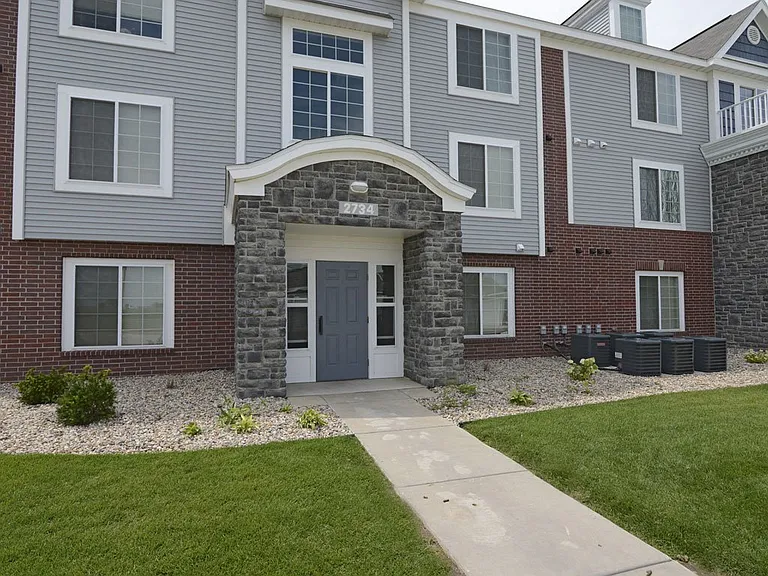 Hunters Pond Apartment Homes — Photo 68