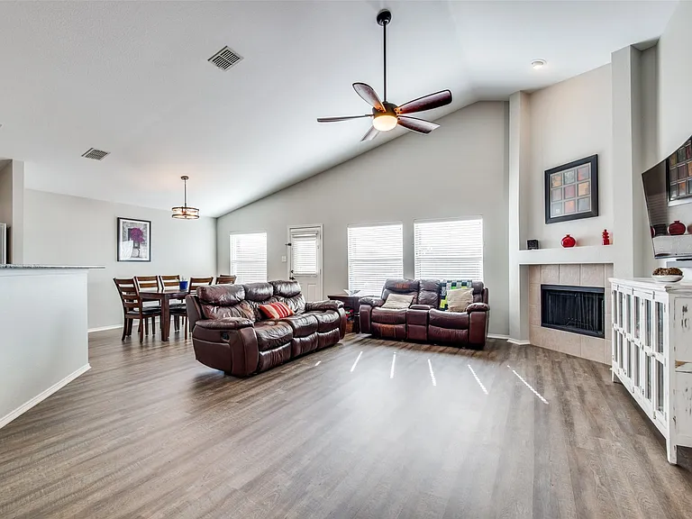 1900 Juniper Dr — Photo 9
