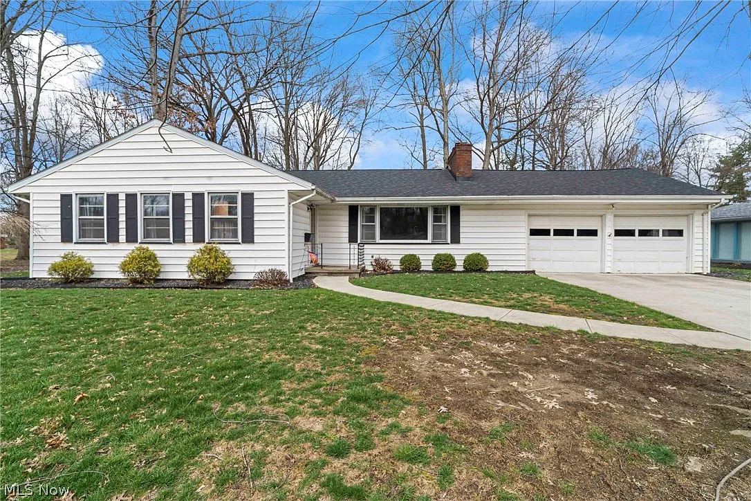 296 Moreland Dr photo 1