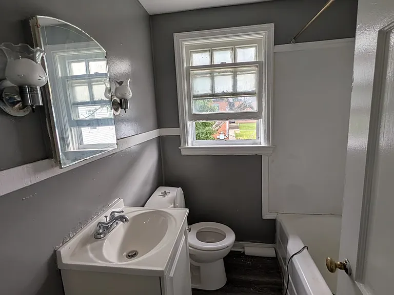 297 Millicent Ave — Photo 5