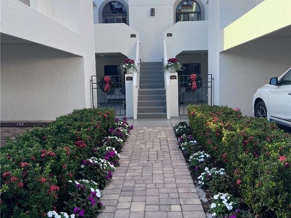 619 Beachwalk Cir #I-201, Naples, FL 34108