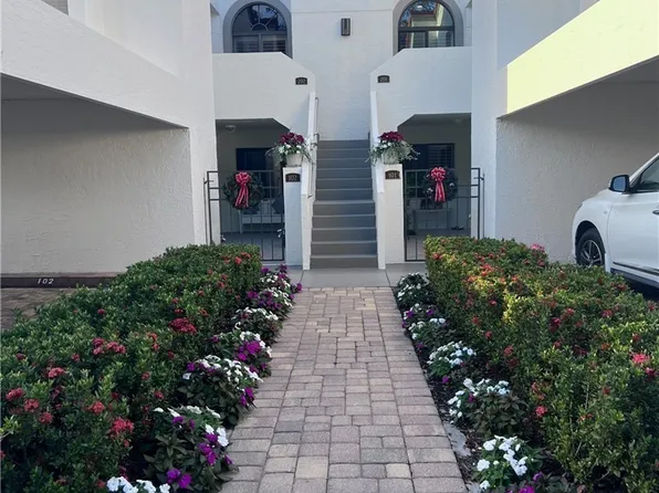 619 Beachwalk Cir #I-201, Naples, FL 34108