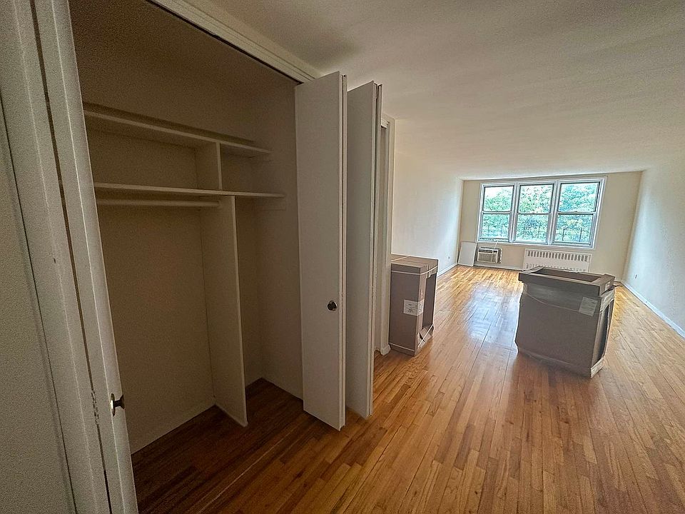 1st image of 50 Fort Pl #2B