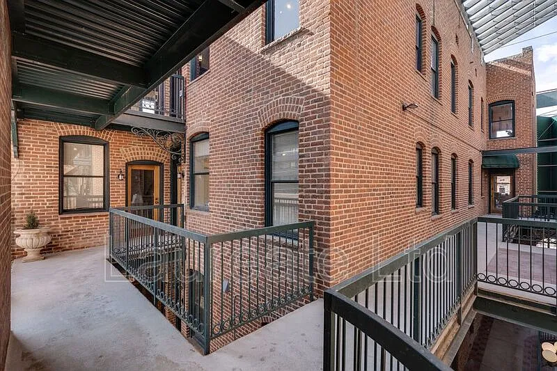2 bed, 1.0 bath, 1134 sqft, $2,395 — Photo 4
