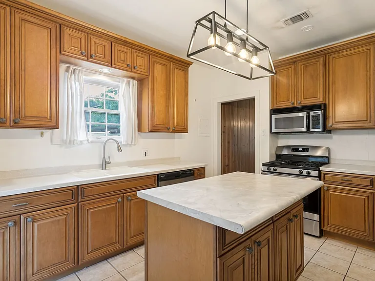 160 W Edgewood Pl — Photo 14