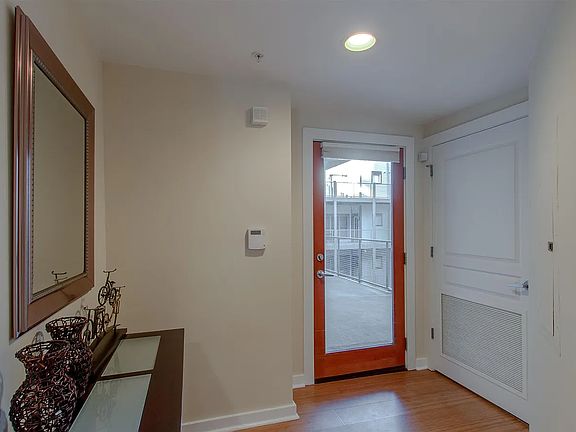 4th image of 807 18th Ave #309