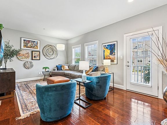 4th image of 212 Park Pl