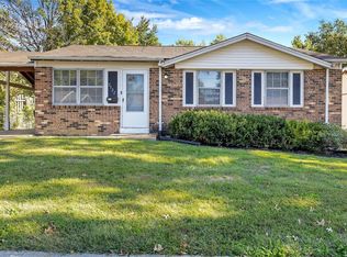 2522 Saddle Ridge Dr, Florissant, MO 63031