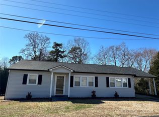 1922 Locust Pl SW, Lenoir, NC 28645