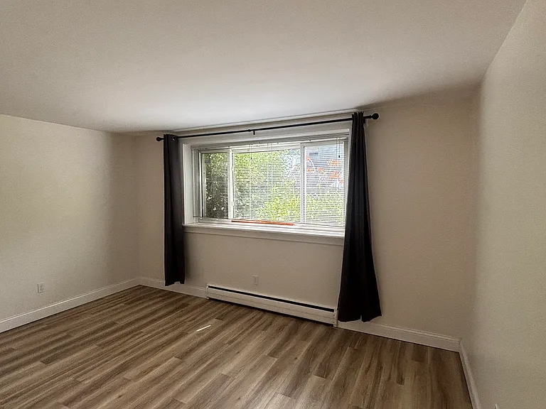 630 4th Ave SE — Photo 3