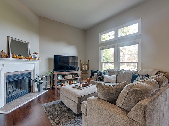 2nd image of 3405 Harborwood Cir