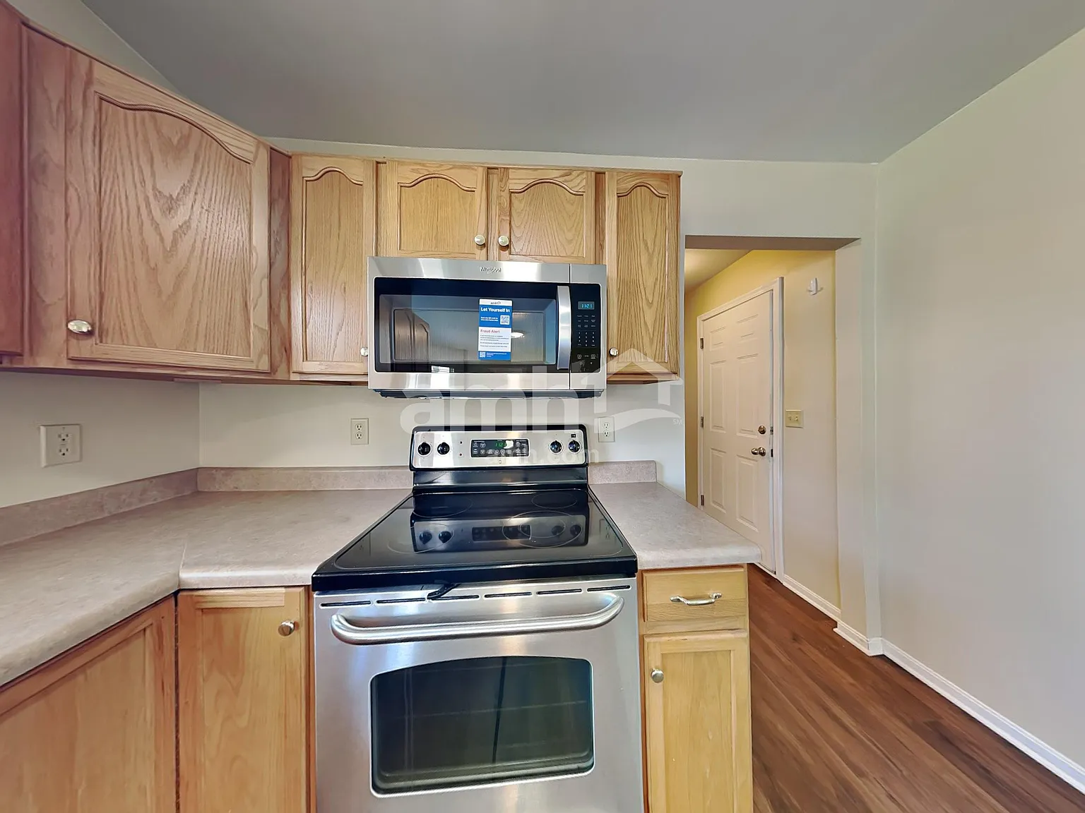 3 bed, 2.5 bath, 1840 sqft, $2,465 — Photo 4